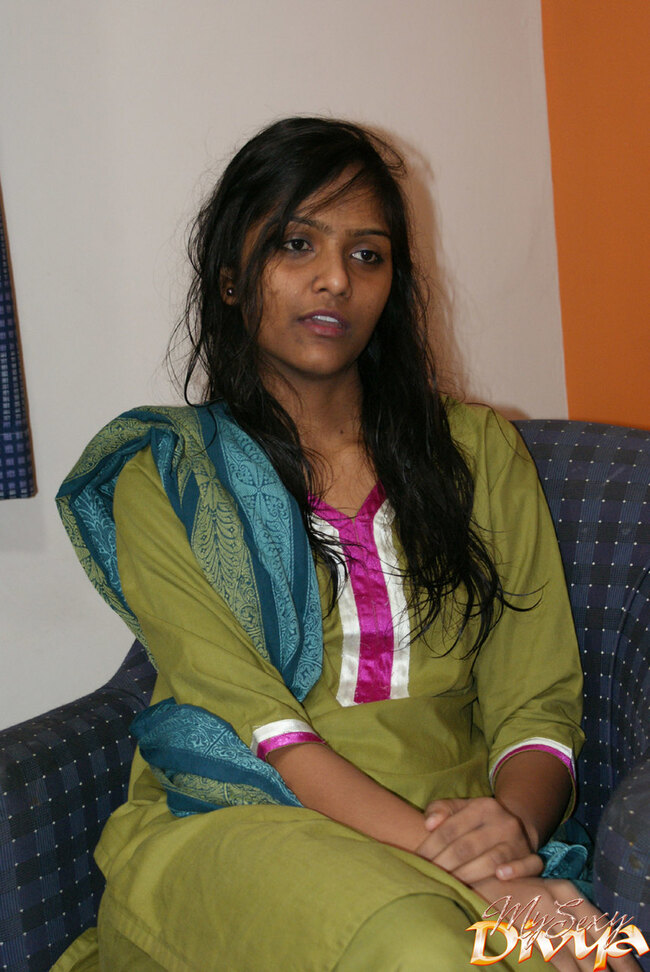 Индийская Дивия снимает шальвар и позирует полностью голой на любительской фотосессии — фото 2